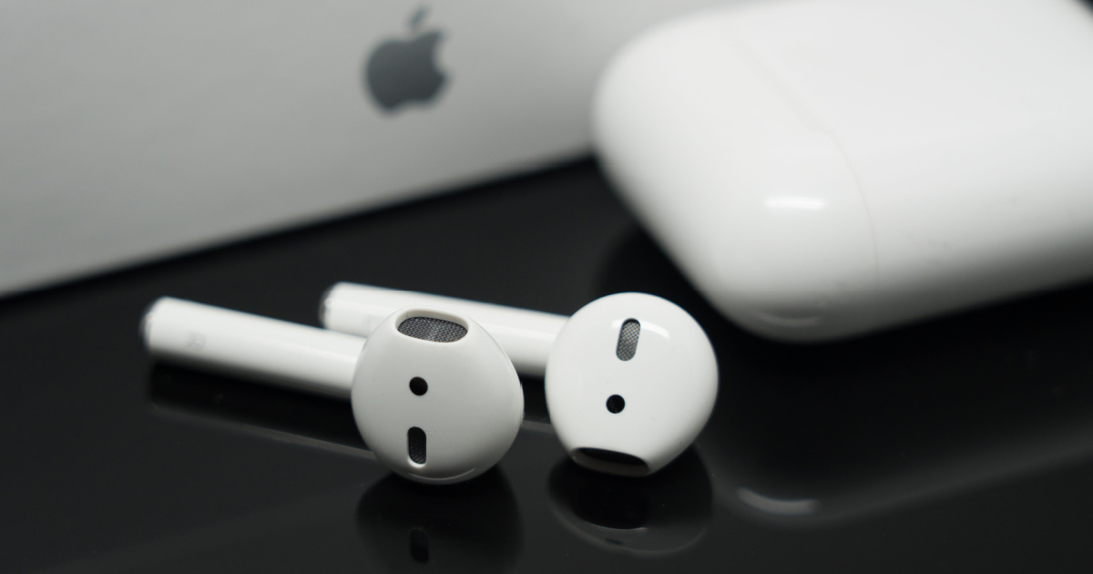 AirPods Pro Flashing White? Problems and Solutions